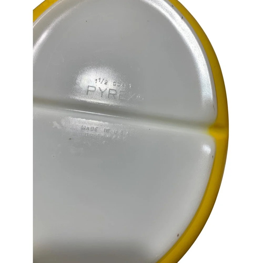 Vintage Pyrex Daisy Sunflower Divided Casserole Dish 1.5‎ Qt Yellow with Lid 063